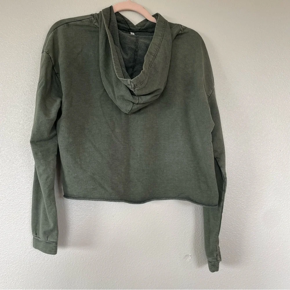 Z‎ By Zella Green Hoodie Crop Raw Edge Sweatshirt Womens Size Medium